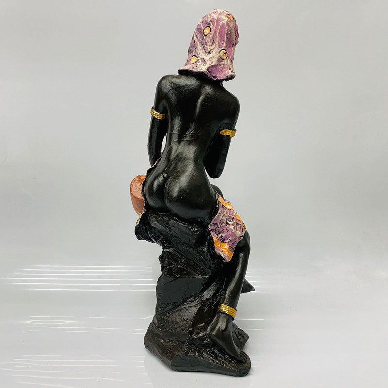 Estatueta Africana Sentada com Vaso